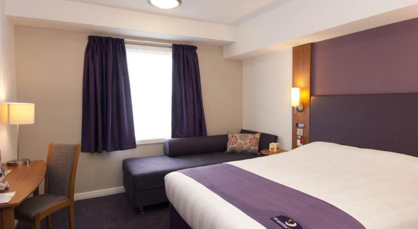 Premier Inn Uttoxeter Exteriör bild