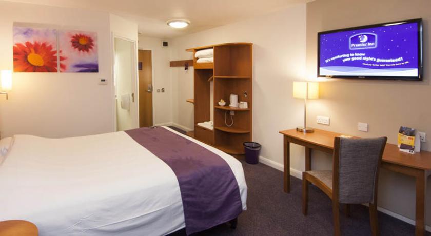 Premier Inn Uttoxeter Exteriör bild