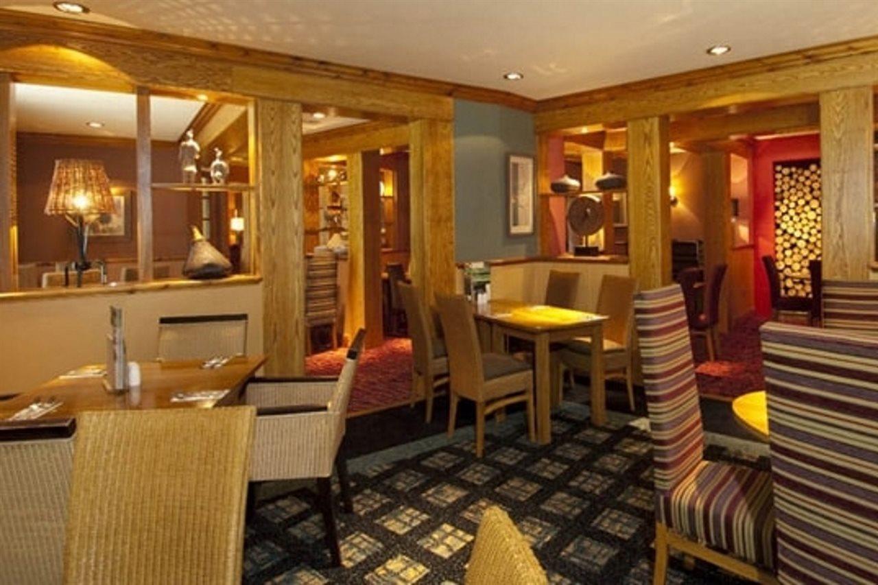 Premier Inn Uttoxeter Exteriör bild
