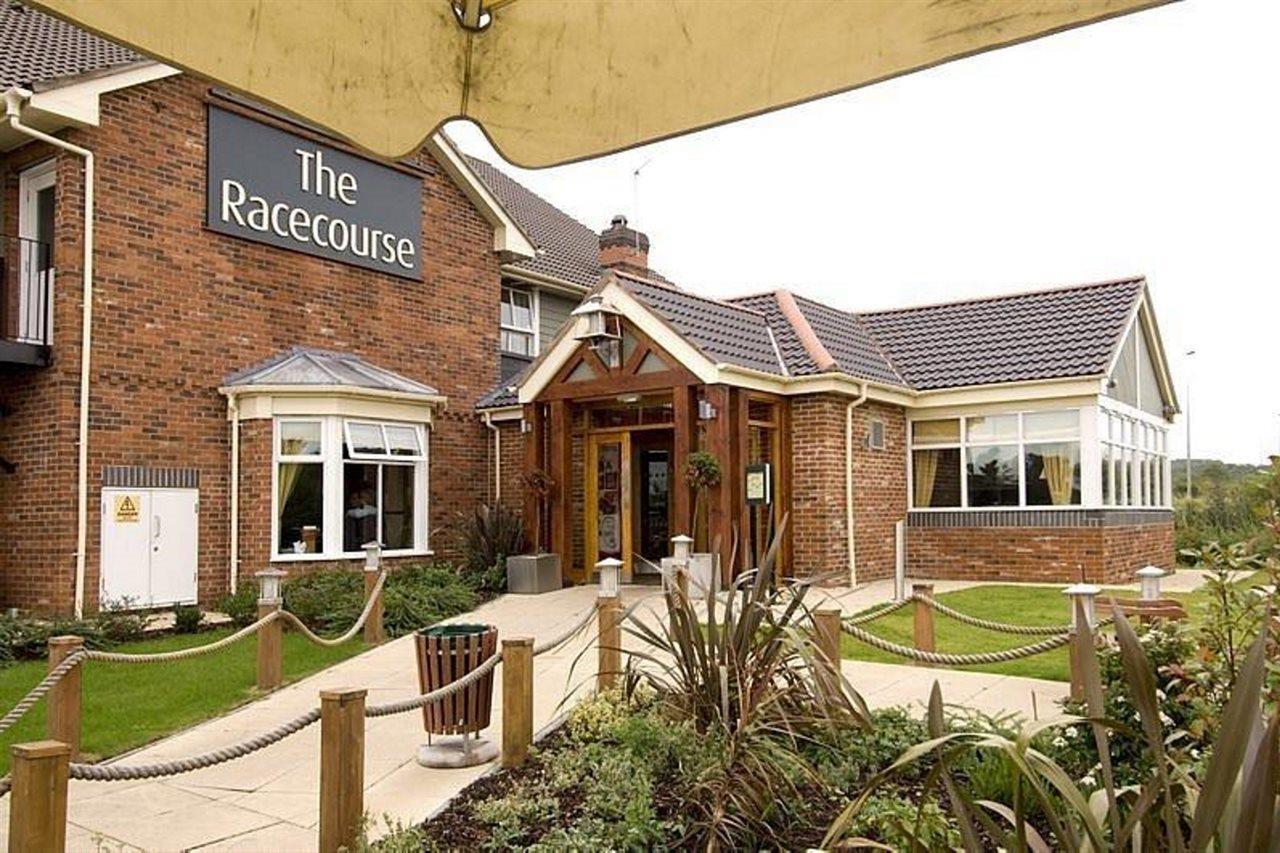 Premier Inn Uttoxeter Exteriör bild